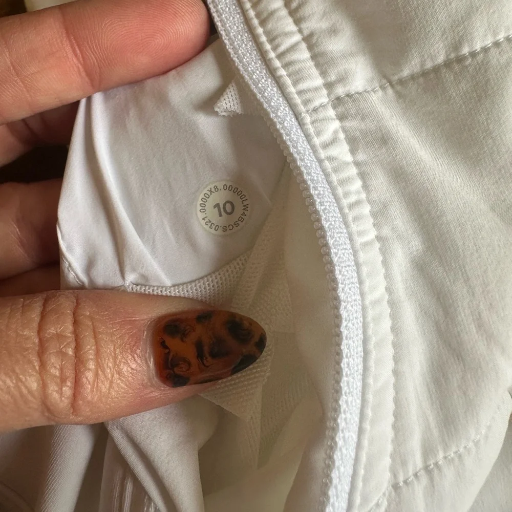 Lululemon Hooded Vest - Picture 6 of 7